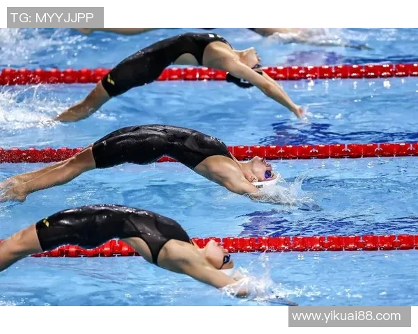 激情四溢的游泳竞技赛场挑战极限速度展示运动员顽强拼搏精神